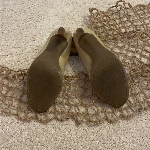 Heels - Picture 2 of 4